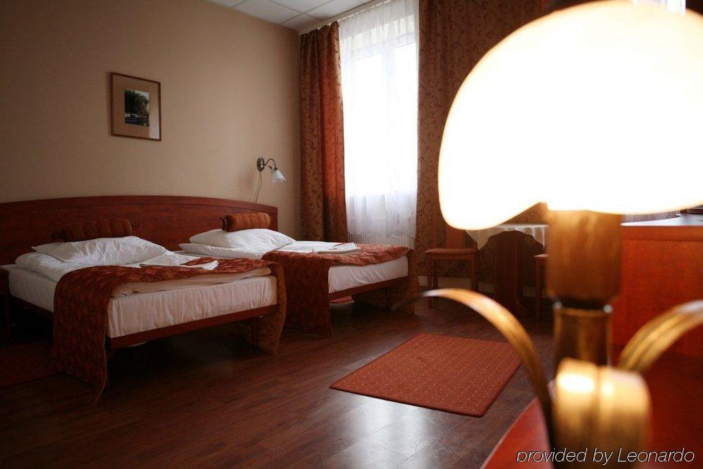Hotel Arkadia Legnica Exterior photo